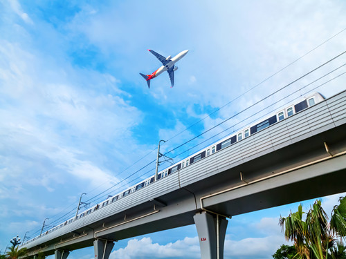 民用航空货邮运量